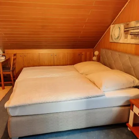 Privatzimmer In Augsburg-Haunstetten Eksteriør billede